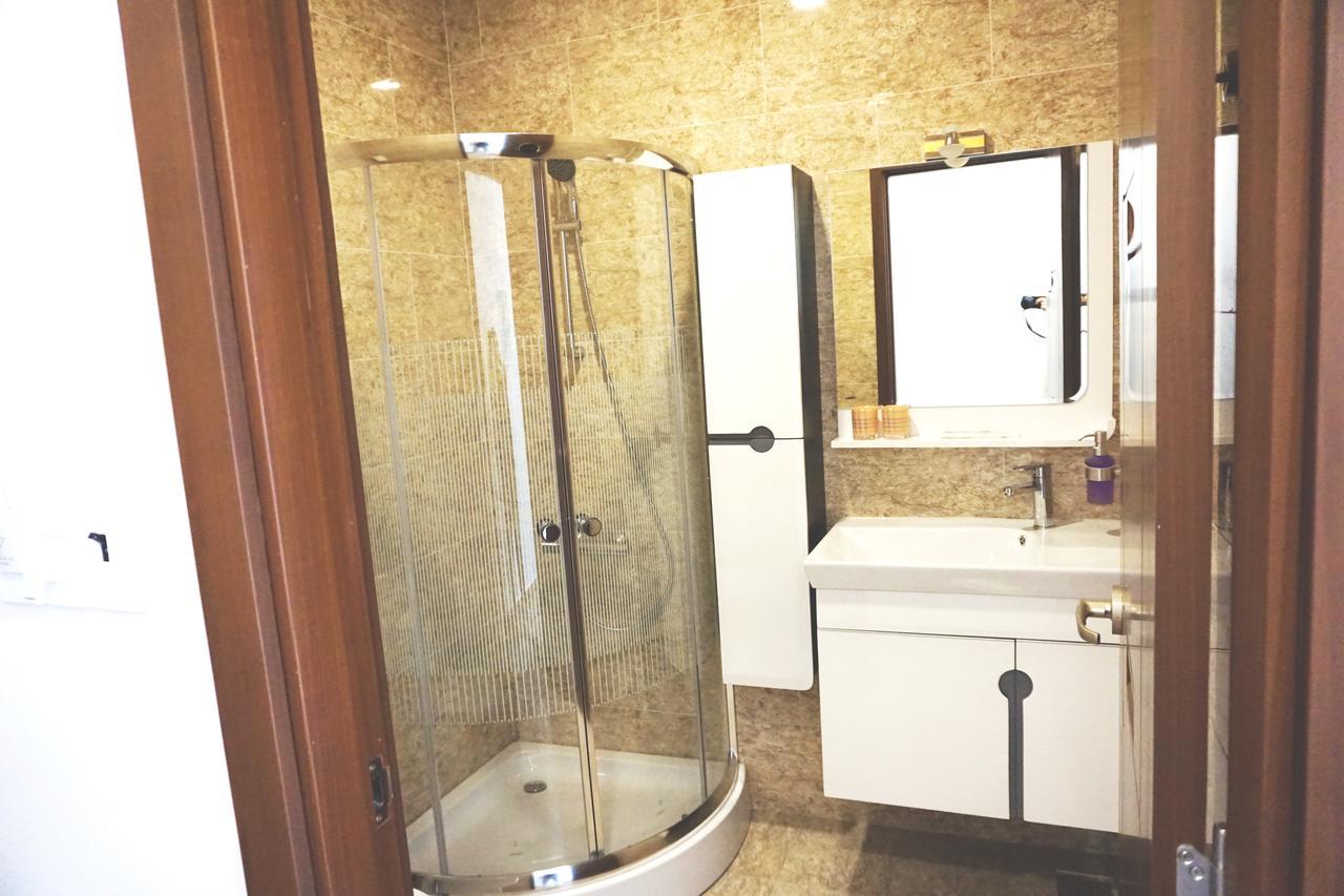 Shinhua Hotel Ho Chi Minh City Exterior photo